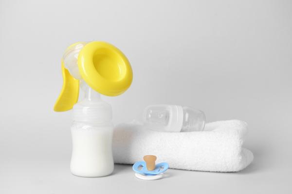 blood clot while pumping breast milk